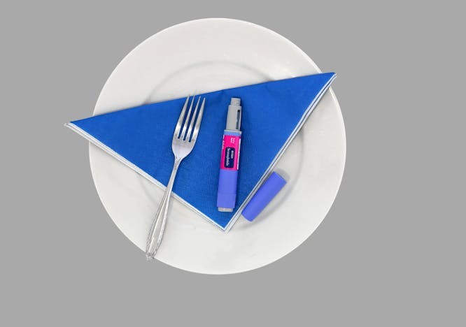 cutlery fork napkin