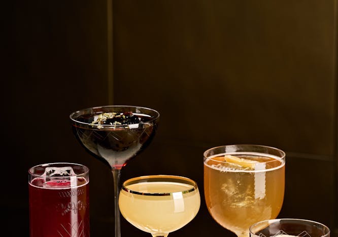 glass goblet alcohol beverage cocktail liquor beer cup